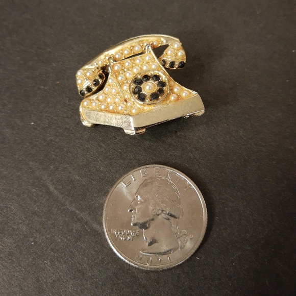 Vintage Faux Pearl Rotary Telephone Brooch Pin 1950s - Picture 5 of 5